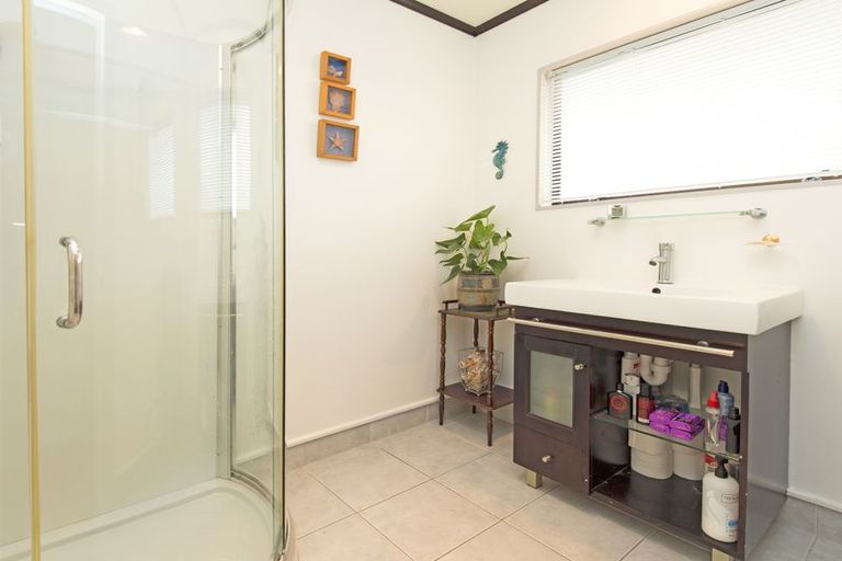 Photo of property in 1263 Whangaparaoa Road, Gulf Harbour, Whangaparaoa, 0930