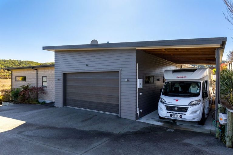 Photo of property in 21 Glentui Place, Waikawa, Picton, 7220