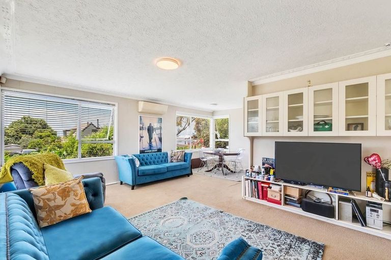 Photo of property in 13 Harmel Road, Glendene, Auckland, 0602