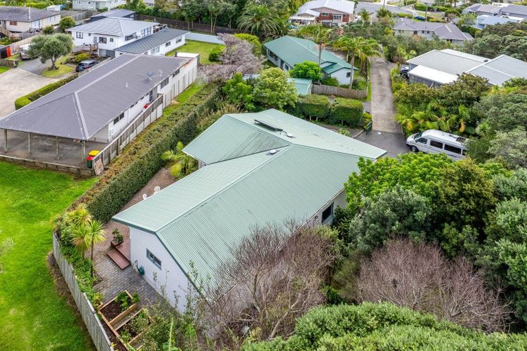 Photo of property in 41 Hammond Avenue, Hatfields Beach, Orewa, 0931