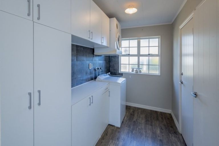 Photo of property in 19 Stuart Street, Levin, 5510