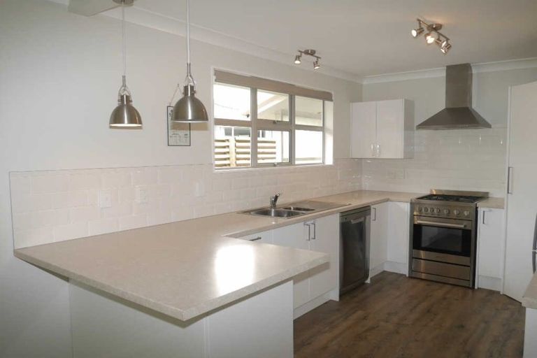 Photo of property in 59 Alexander Road, Raumati Beach, Paraparaumu, 5032