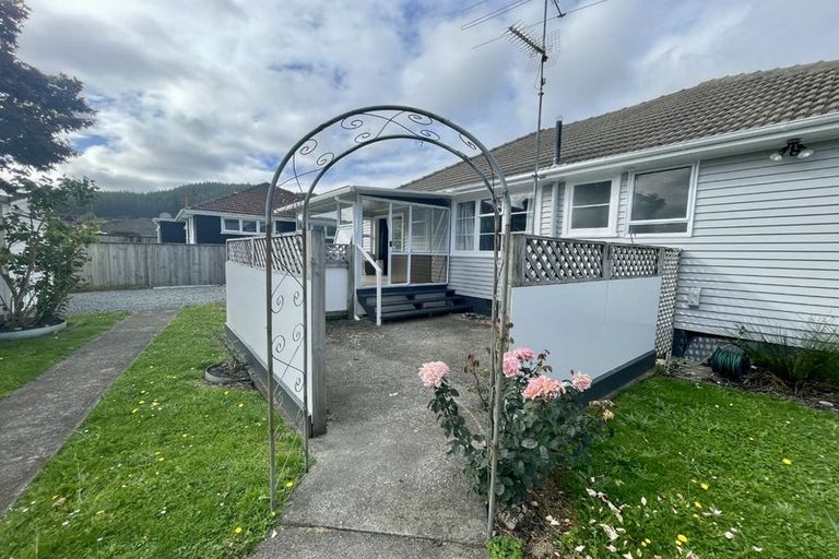 Photo of property in 12 Mccurdy Street, Elderslea, Upper Hutt, 5018