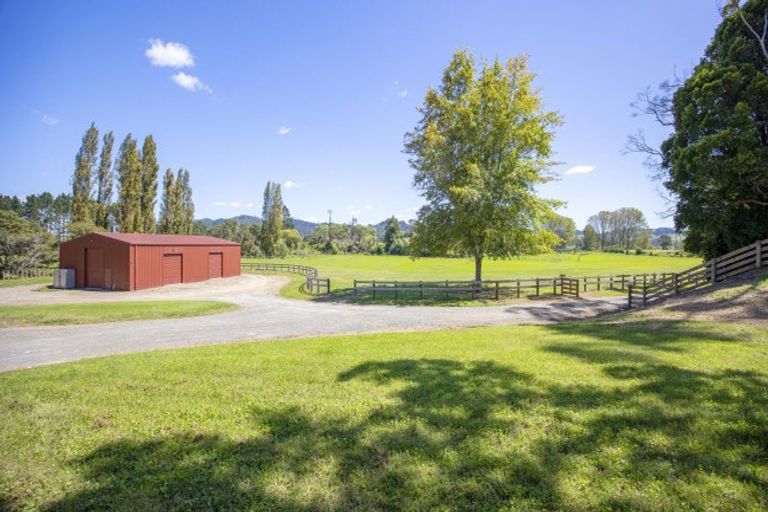 Photo of property in 377 Clevedon Kawakawa Road, Clevedon, Papakura, 2585