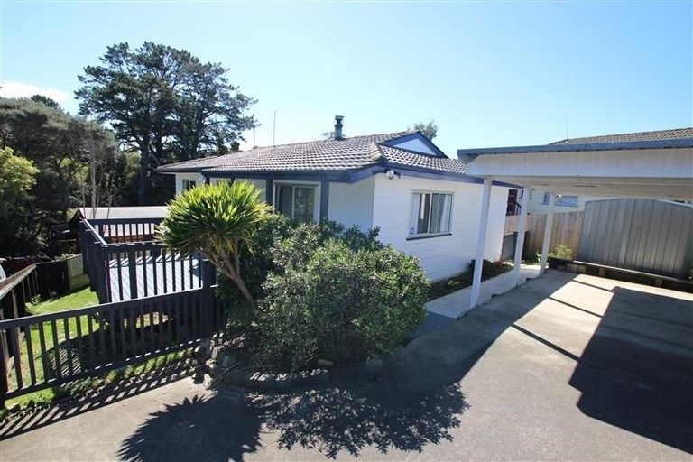 Photo of property in 15 Katrina Place, Massey, Auckland, 0614