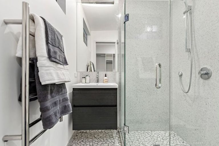 Photo of property in 10b Crieff Street, Northland, Wellington, 6012