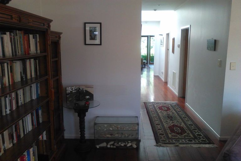 Photo of property in 35 Rimu Road, Kelburn, Wellington, 6012