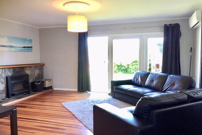 Photo of property in 49 Cotswold Crescent, Newlands, Wellington, 6037