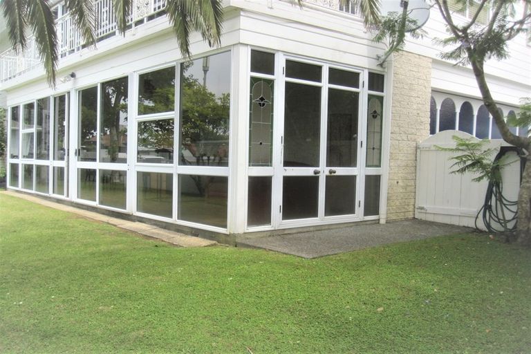 Photo of property in 2 Sylvan Park Avenue, Milford, Auckland, 0620