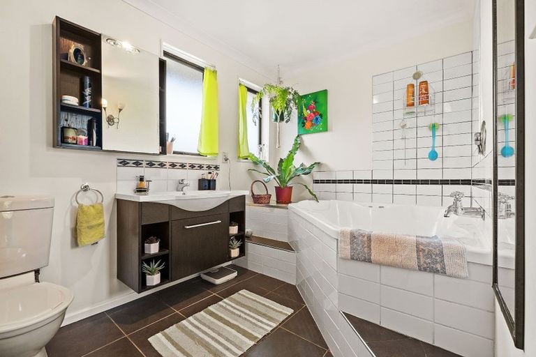 Photo of property in 3 Railway Street, Sefton, 7477