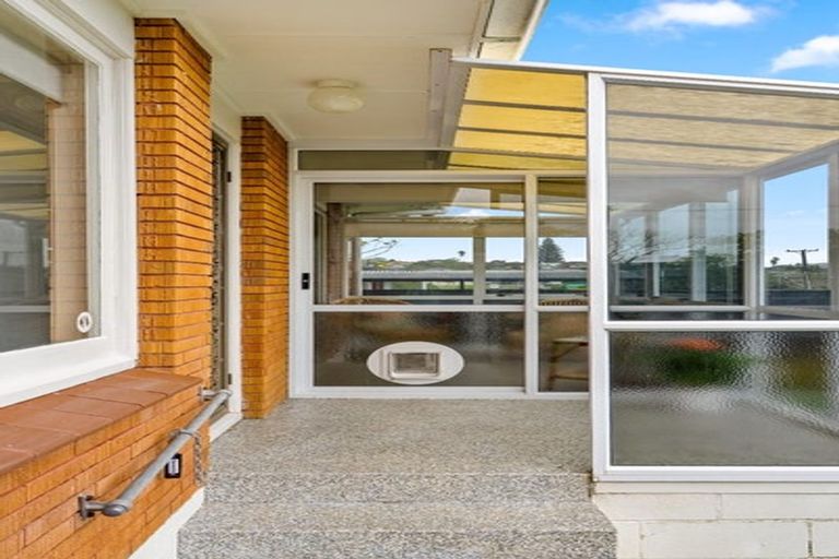 Photo of property in 1/4 Waterloo Road, Milford, Auckland, 0620