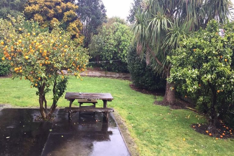 Photo of property in 47 Whiteley Street, Moturoa, New Plymouth, 4310