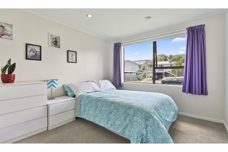 Photo of property in 27 Aronia Way, Goodwood Heights, Auckland, 2105