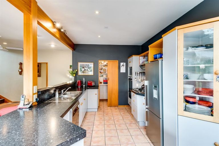 Photo of property in 19a Selwyn Road, Hospital Hill, Napier, 4110