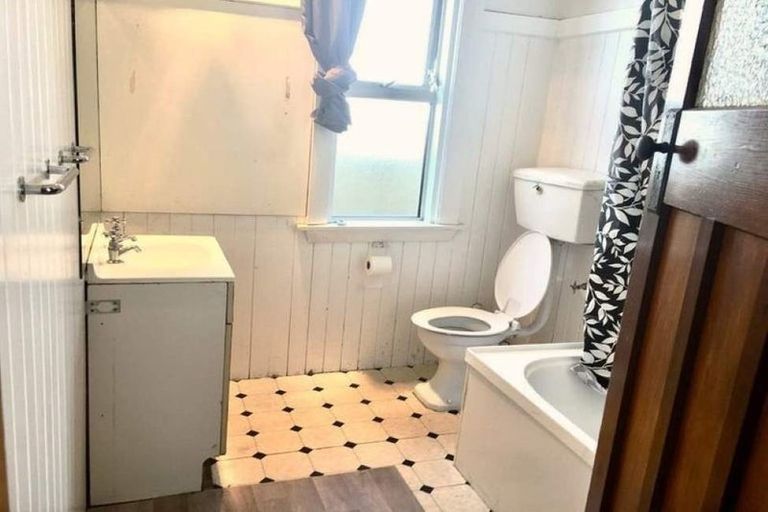 Photo of property in 2/64 Division Street, Riccarton, Christchurch, 8041