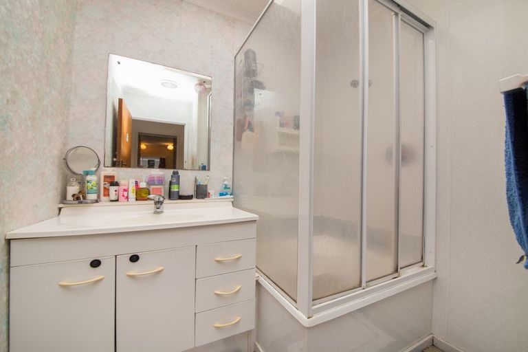 Photo of property in 11 Slacks Road, Awapuni, Palmerston North, 4412