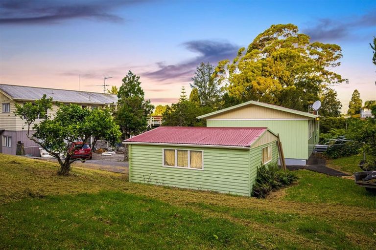Photo of property in 419 Don Buck Road, Massey, Auckland, 0614
