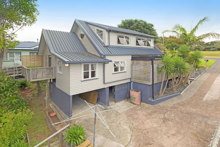Photo of property in 1263 Whangaparaoa Road, Gulf Harbour, Whangaparaoa, 0930