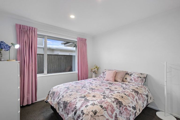 Photo of property in 25 Holbrook Way, Westmorland, Christchurch, 8025