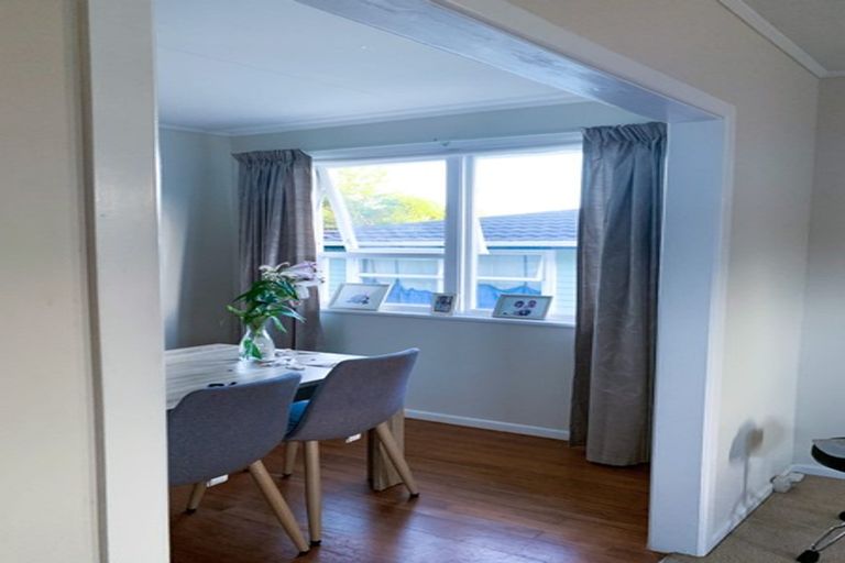 Photo of property in 10 Lomita Road, Johnsonville, Wellington, 6037