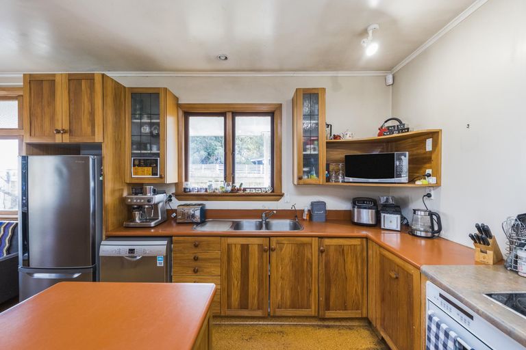 Photo of property in 10 Stewart Crescent, Hokowhitu, Palmerston North, 4410
