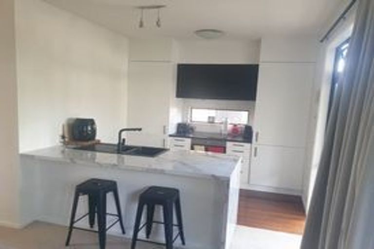 Photo of property in 76/2 Armoy Drive, East Tamaki, Auckland, 2016