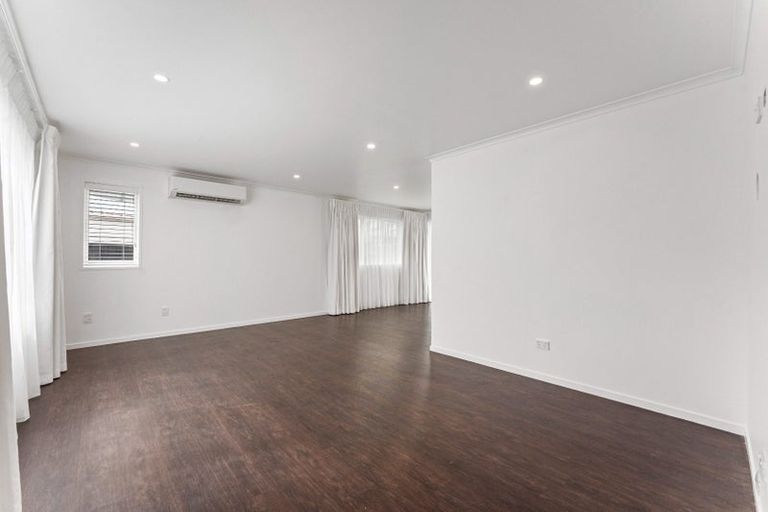 Photo of property in 11 Avon Place, Springvale, Whanganui, 4501