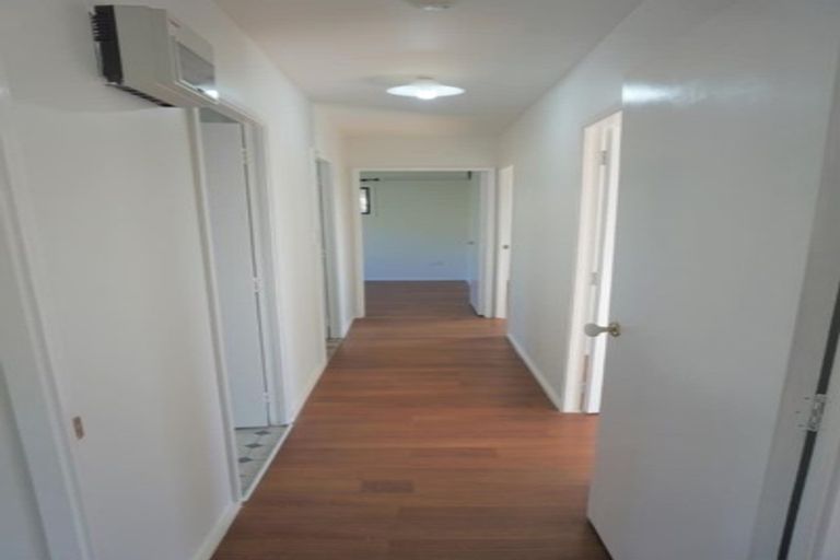 Photo of property in 1/100 Birkdale Road, Birkdale, Auckland, 0626