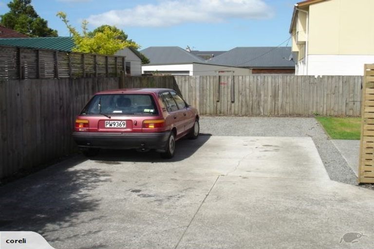 Photo of property in 2/27 Burdale Street, Riccarton, Christchurch, 8011