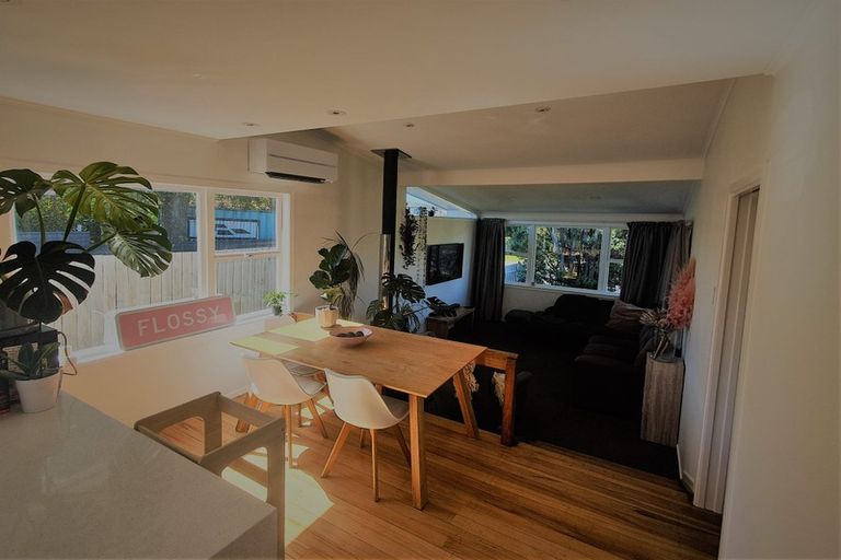 Photo of property in 12 Kambalda Street, Mangere Bridge, Auckland, 2022