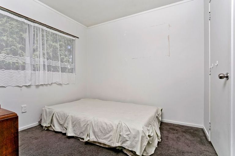 Photo of property in 2/307a Wairau Road, Totara Vale, Auckland, 0627