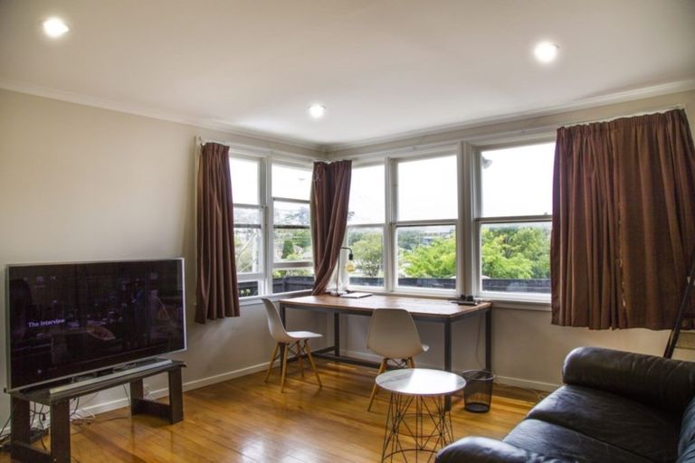 Photo of property in 104a Lake Road, Belmont, Auckland, 0622