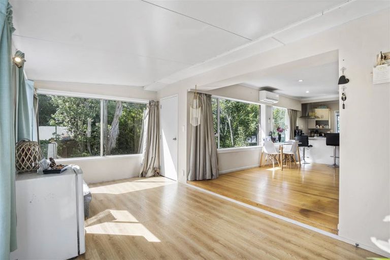 Photo of property in 29a Glenfern Road, Mellons Bay, Auckland, 2014