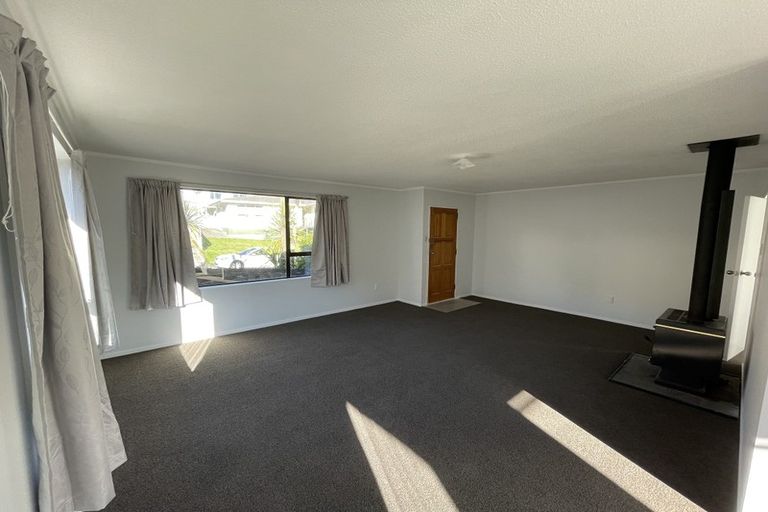 Photo of property in 63 Percy Dyett Drive, Karori, Wellington, 6012