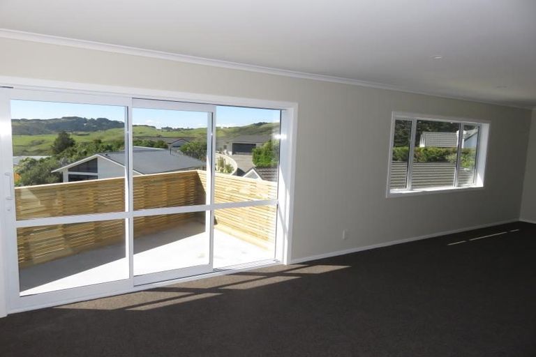 Photo of property in 18a Carluke Street, Paparangi, Wellington, 6037