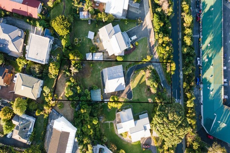 Photo of property in 25 Bayview Road, Browns Bay, Auckland, 0630