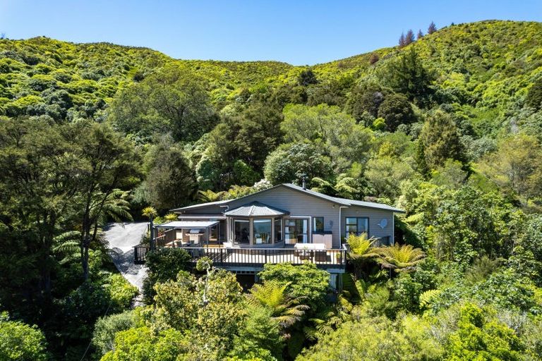 Photo of property in 253 Queen Charlotte Drive, Havelock, Picton, 7281