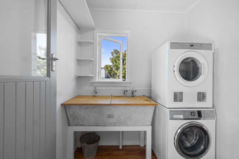 Photo of property in 1 Clyde Street, Ferndale, New Plymouth, 4310