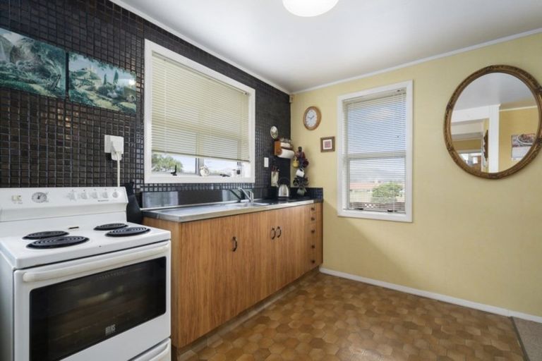 Photo of property in 4 Mawhare Street, Titahi Bay, Porirua, 5022