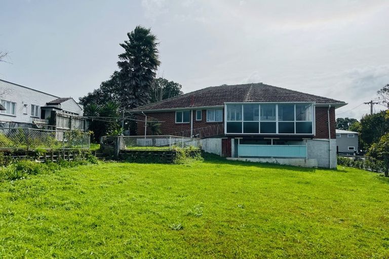 Photo of property in 23 Tirimoana Road, Te Atatu South, Auckland, 0602