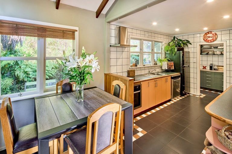 Photo of property in 194 Eastern Hutt Road, Taita, Lower Hutt, 5019