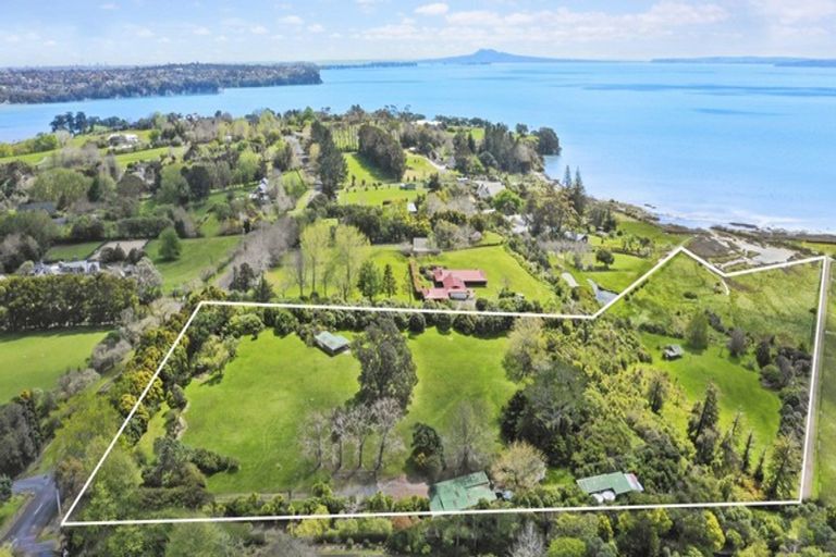 Photo of property in 329 Clifton Road, Whitford, Howick, 2571