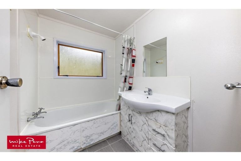 Photo of property in 1/14 Mcdonald Crescent, Mount Wellington, Auckland, 1060