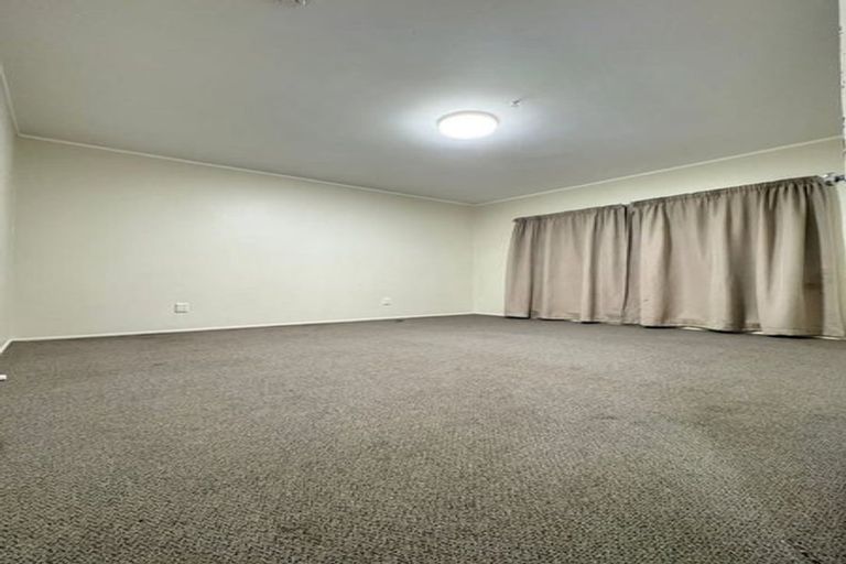Photo of property in 2/12 Booker Place, Weymouth, Auckland, 2103