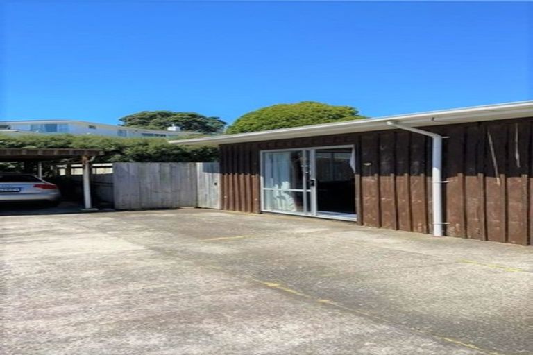 Photo of property in 12 Naumai Place, Spotswood, New Plymouth, 4310