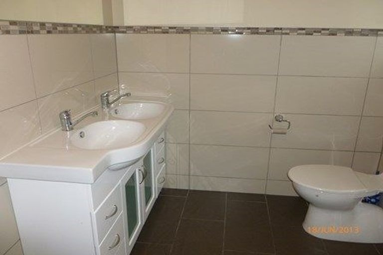 Photo of property in 30 Kinloch Place, Papakowhai, Porirua, 5024