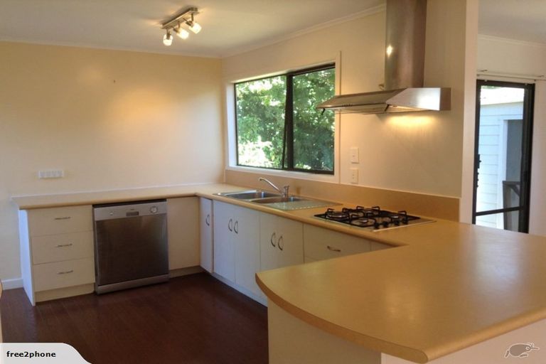 Photo of property in 2/34 Corunna Road, Milford, Auckland, 0620