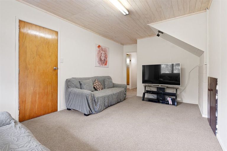 Photo of property in 1 Domain Road, Kawakawa, 0210