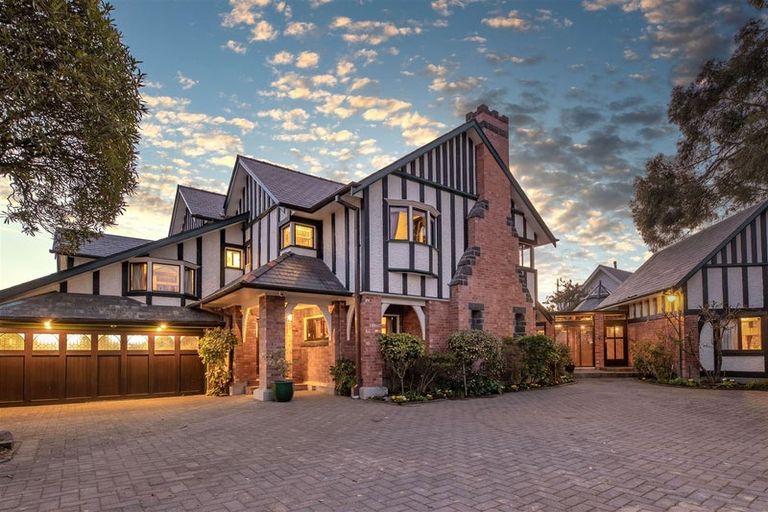 Photo of property in 283 Papanui Road, Merivale, Christchurch, 8052