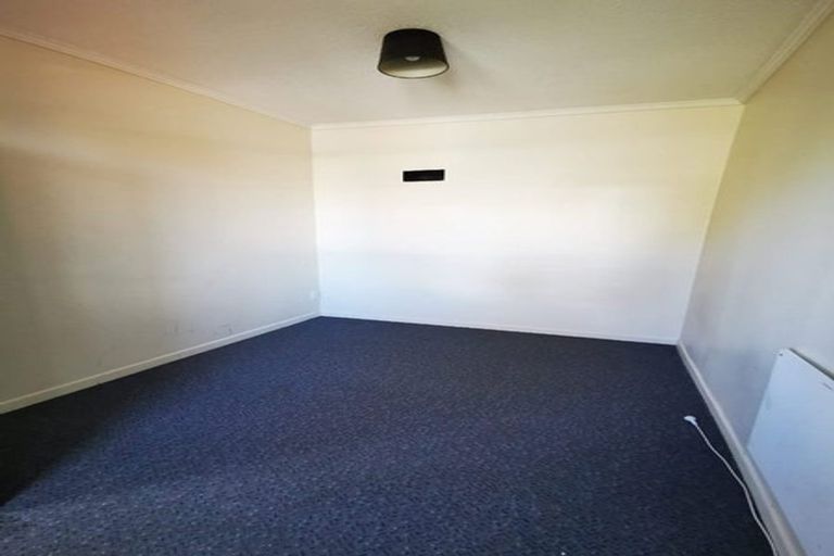 Photo of property in 109 Woodglen Road, Glen Eden, Auckland, 0602